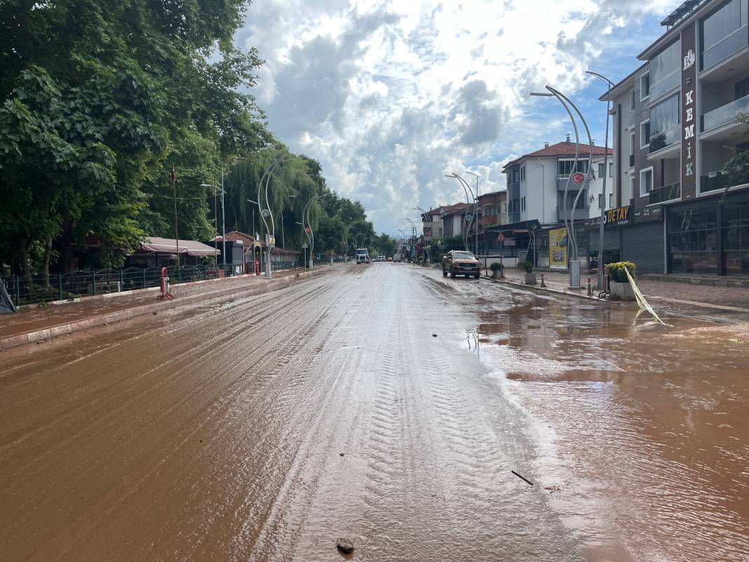 Bartın’daki sel felaketi havadan görüntülendi. Yardıma Mehmetçik koştu 26
